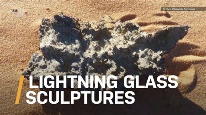 Can glass be formed by lightning?