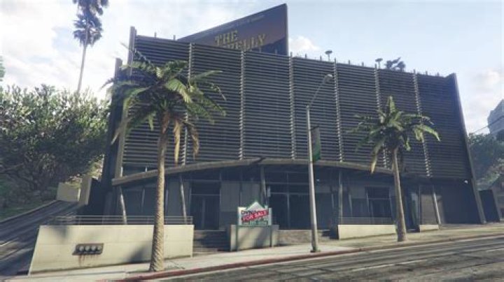 How do you get a 60 car garage in GTA 5?