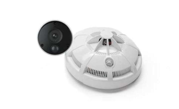How do you tell if a smoke detector is a hidden camera?