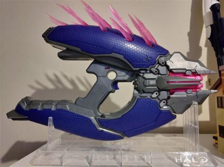 How far does the Halo Nerf gun shoot?