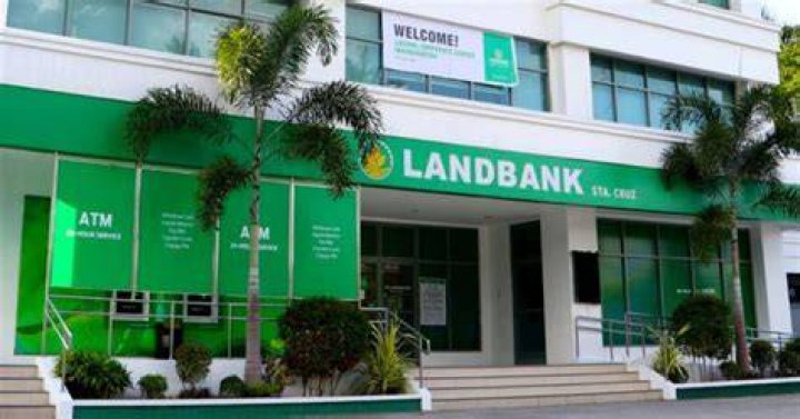 How many Landbank branches are there in the Philippines?