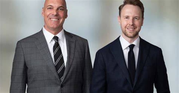 How much do partners at Sullivan and Cromwell?