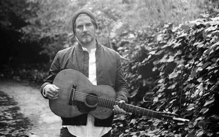 Is Matt Nathanson still married?
