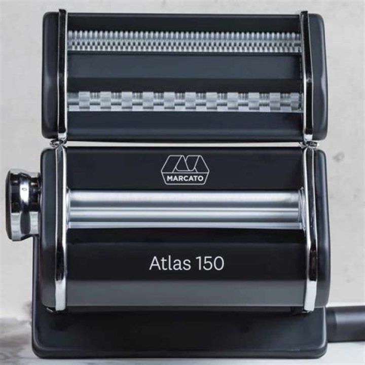 What comes with the Marcato Atlas 150?