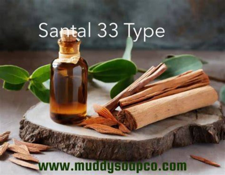 What essential oils are in Santal 33?