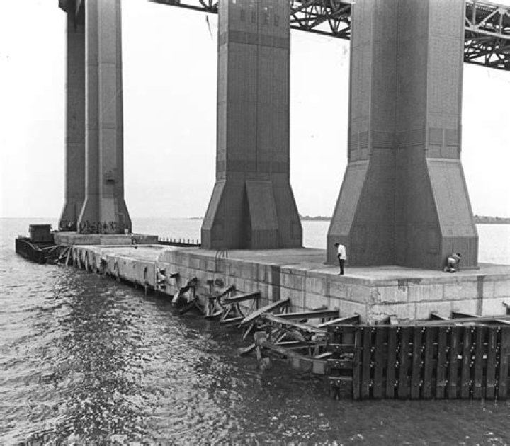 What happened on the Delaware Memorial Bridge?