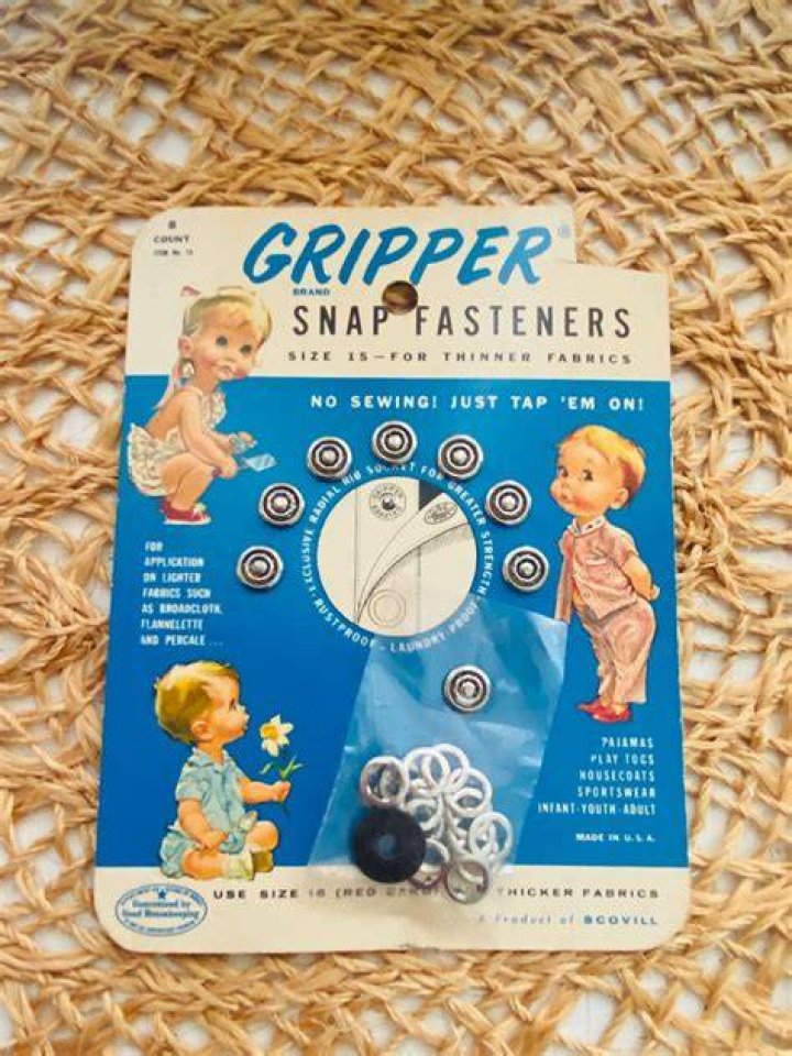 What is a gripper snap?