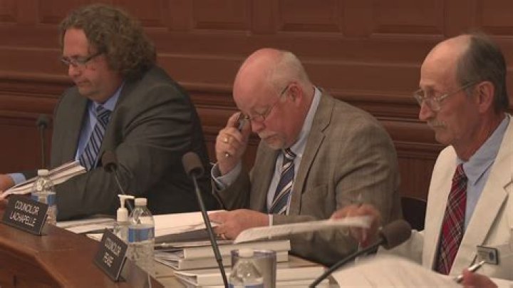 What is a violation of open meeting laws in Texas?