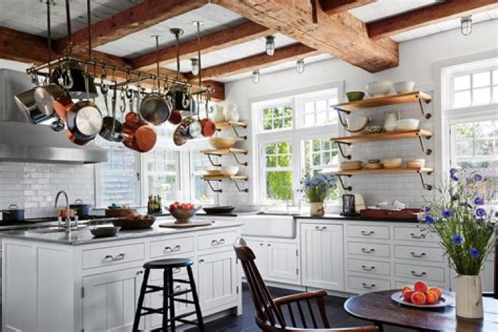 What makes a kitchen a country kitchen?