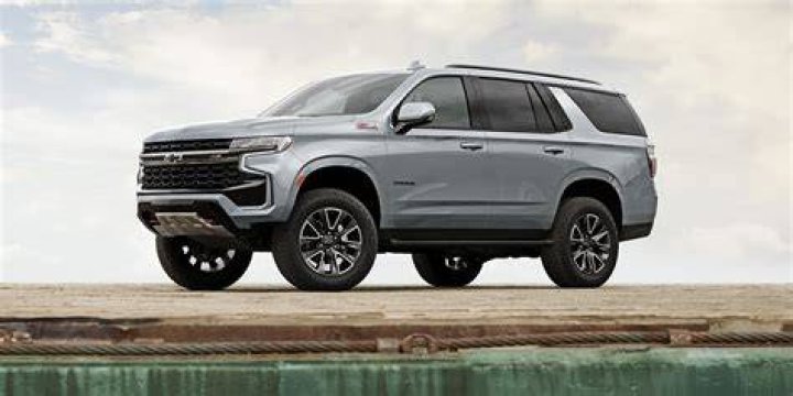 What size tires does a 2011 Chevy Tahoe have?