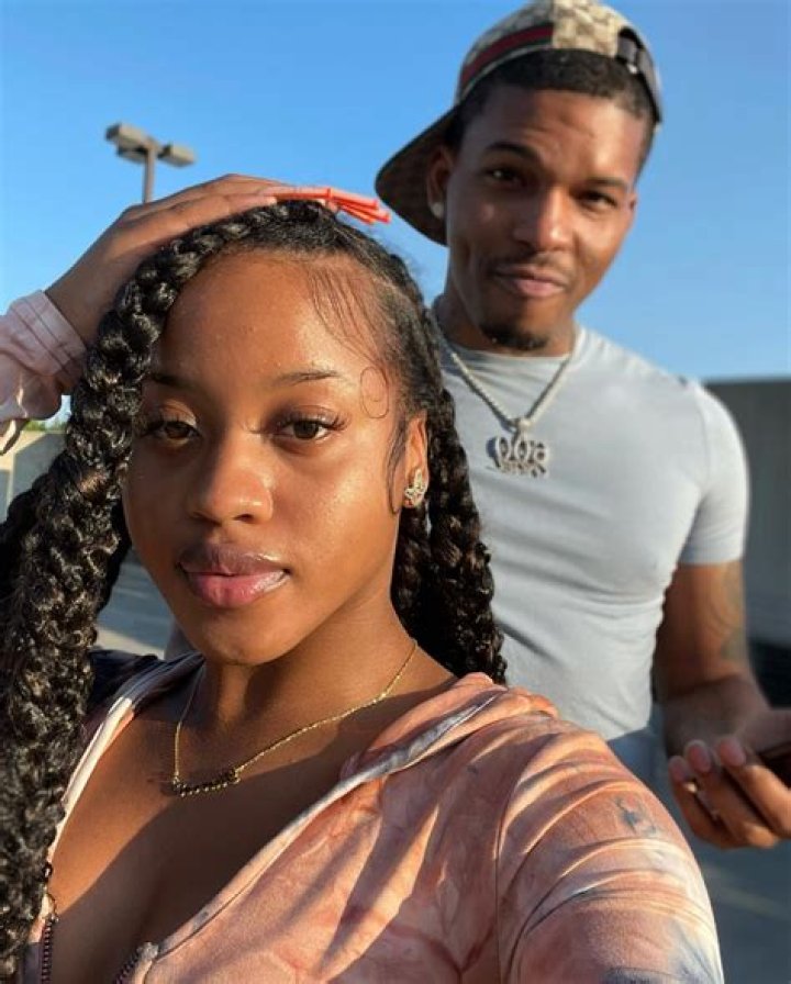 Who is mom breezy official?