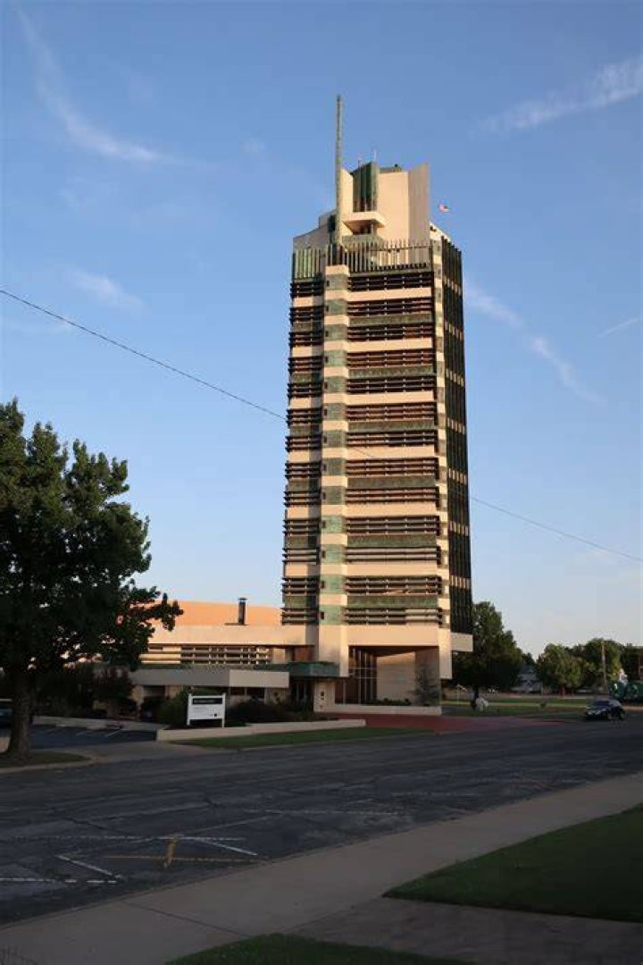 Who owns the Price Tower in Bartlesville?