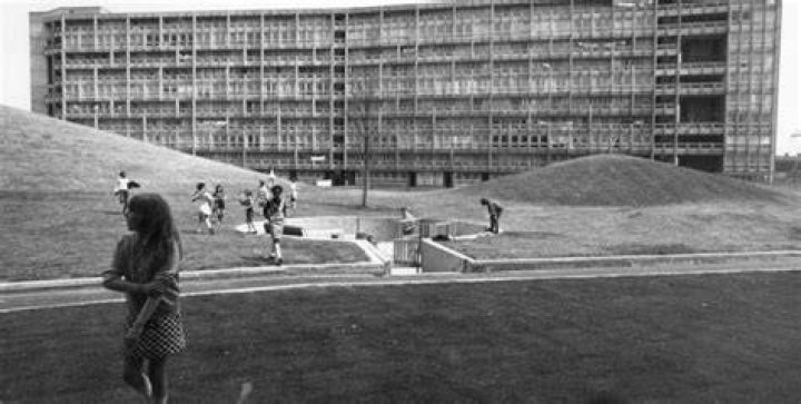 Why did Robin Hood Gardens fail?